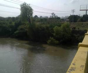 En la escena se observa a la víctima boca abajo con su ropa interior y una camisa color negro. /Foto Referencial El Heraldo Honduras/
