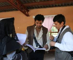 El actor Orlando Valenzuela junto a Hispano Durón.