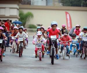 A la 7:00 de la mañana arranca la justa deportiva de los menores en el parqueo del Mall Multiplaza de Tegucigalpa.