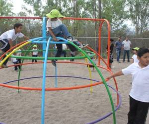 Los niños podrán jugar en un espacio amplio, seguro e iluminado por la noche.