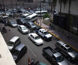 Los conductores deberán honrar el pago de la tasa vial municipal a partir de julio y según la terminación de su placa.Foto: Emilio Flores /EL HERALDO