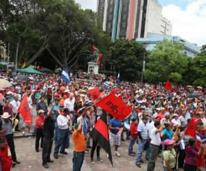 Libre es el brazo político del Frente Nacional de Resistencia Popular, el cual se encuentra vigente y se ha opuesto a las acciones y políticas de los últimos gobiernos de turno.