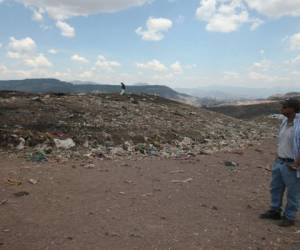 Las enormes montañas de basura fueron cubiertas con capas de tierra en la celda uno, que está inhabilitada.Foto: Efraín Salgado/El Heraldo