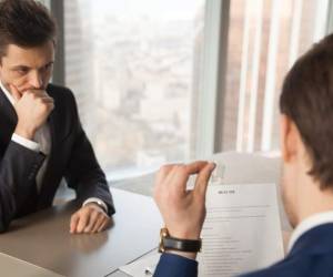 Recuerde estar atento a las expresiones faciales del entrevistado.