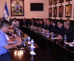 Los representantes del Consejo Nacional de Defensa y Seguridad enfatizaron a los diputados y directivos del Poder Legislativo la necesidad de la aprobación del paquete de reformas.