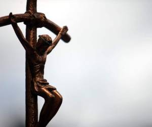 En la imagen muestra a Jesús crucificado en una de las procesiones de la capital. Foto: EL Heraldo