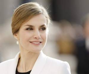 Letizia es criticada por enviar un mensaje de apoyo a un investigado en caso de corrupción.