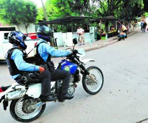 Aunque hay vigilancia policial de día, los asaltos son cometidos de noche (Fotos: Estalin Irías/EL HERALDO)