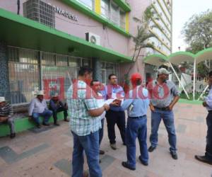 Las instalaciones de Banadesa fueron tomadas por productores de granos básicos. (Foto: David Romero / EL HERALDO)