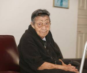 Con 96 años, María Jenny Canales es una de las más longevas de la ciudad capital.