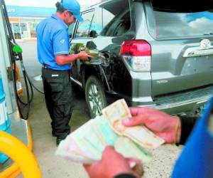 Los hondureños pagan los segundos precios más altos de los combustibles en la región centroamericana.