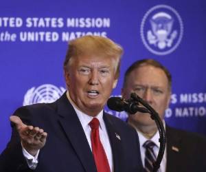 NUEVA YORK, NY - 25 DE SEPTIEMBRE: El presidente de los Estados Unidos, Donald Trump, habla durante una conferencia de prensa al margen de la Asamblea General de las Naciones Unidas el 25 de septiembre de 2019 en la ciudad de Nueva York. La presidenta de la Cámara de Representantes, Nancy Pelosi, anunció ayer que la Cámara lanzará una investigación formal de juicio político sobre el presidente Trump. Drew Angerer / Getty Images / AFP