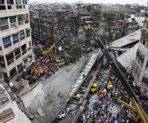 La construcción del paso de dos kilómetros de largo comenzó en 2009 y debía estar terminada en 18 meses pero ha sufrido una serie de retrasos.