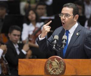 La Fiscalía General y la Comisión Internacional contra la Impunidad en Guatemala (CICIG) señaló a Mortales de supuestamente ocultar información contable y financiera del partido político que lo llevó al poder por una cantidad equivalente a unos 825,000 dólares durante su campaña de 2015. Fotos: AP.
