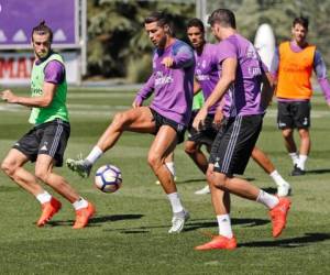 Cristiano Ronaldo y Gareth Bale se ponen a tono luego con sus compañeros (Foto: Redes del club)