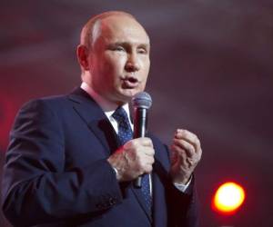 El jefe de Estado superó al candidato comunista Pavel Grudinin, que obtuvo el 13,4% de los votos, al ultranationalista Vladimir Jirinovski (6,3%) y a la periodista cercana a la oposición liberal, Ksénia Sobtchak (1,4%).