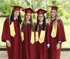 Heisy Navarro, Astrid Vásquez, Eva Yan y Lindsay Martínez.
