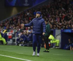 Igor Tudor, técnico del Tottenham, cambió en el minuto 17 a su portero titular, el checo Antonin Kinsky, por el italiano Guglielmo Vicario.