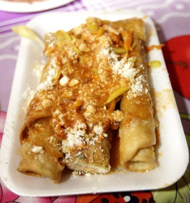 Baleadas con carne, sabor hondureño en un rinconcito capitalino