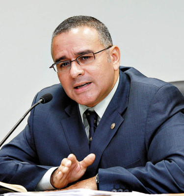 Funes: Nadie habla de tambores de guerra