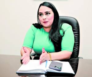 Ninfa Flores, directora del INAMI, conversó con la Unidad Investigativa de EL HERALDO Plus para aclarar el tema de la contratación de familiares.