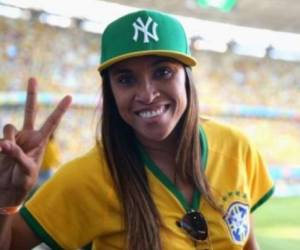 La estrella brasileña Marta se naturalizó sueca, pero no piensa dejar la selección Verdeamarela