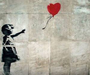 Los trazos de la obra de Banksy denotan a un artista rebelde que plasma en grafiti la realidad social.