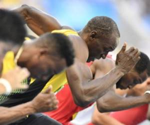Usain Bolt cuando iba a inciar la competencia