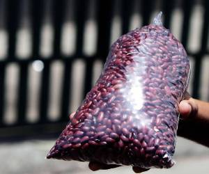 El aumento al precio del frijol arrancó a inicios de mes y una medida de cotiza entre los 110 y 120 lempiras. Su valor anterior era de 100 y hasta 95 lempiras en los mercados del Distrito Central.