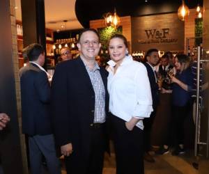 Virgilio y Gloria Cardona.