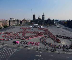 pposition demonstrators clash with soldiers loyal to Venezuelan President Nicolas Maduro after troops joined opposition leader Juan Guaido in his campaign to oust Maduro's government, in the surroundings of La Carlota military base in Caracas on April 30, 2019. - Guaido -- accused by the government of attempting a coup Tuesday -- said there was 'no turning back' in his attempt to oust President Nicolas Maduro from power. (Photo by Federico PARRA / AFP)