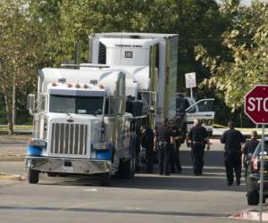 El hallazgo de migrantes muertos es frecuente en varias partes de la frontera sur de Estados Unidos, por donde intentan cruzar ilegalmente muchos migrantes mexicanos y centroamericanos.