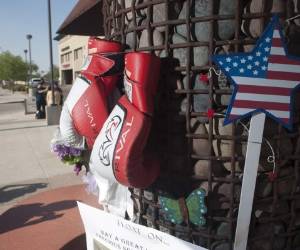 Obama recordó, por ejemplo, que conserva un par de guantes de boxeo debajo de una foto de Ali en su oficina personal, justo al lado de la Oficina Oval en la Casa Blanca.