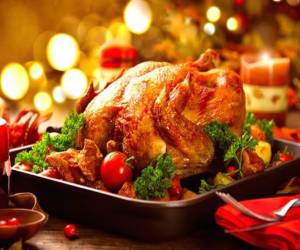 El pavo es el platillo que no puede faltar en tu cena de Nochebuena. Esta maravillosa ave adorna las mesas de familias en todo el mundo.