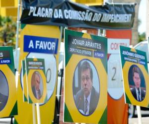 Con la salida del PMDB, que tiene 69 de los 513 diputados, la base aliada al gobierno cuenta con 216 legisladores, 58 del PT.