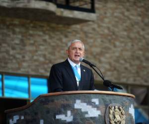 Presidente de Guatemala agradece lealtad de Ejército en crisis política