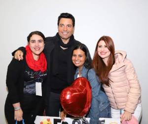 Ruth Rivera y su amiga Durvelys cumplieron su sueño de conocer en persona a su artista favorito, Chayanne. El meet and greet de ellas fue posible gracias a Banco Atlántida.