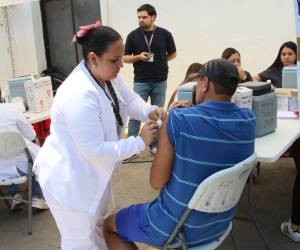 Ante la confirmación de dos casos importados de sarampión, las autoridades de la Secretaría de Salud han intensificado las jornadas de vacunación a nivel nacional.