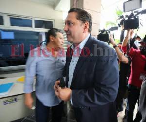 Momento en que el exministro Rubí a su llegada a los tribunales.