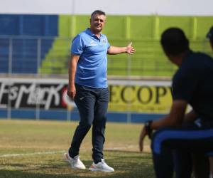 El entrenador de Motagua estuvo intenso en el banquillo mientras se jugaba el Olancho FC ante el Ciclón.