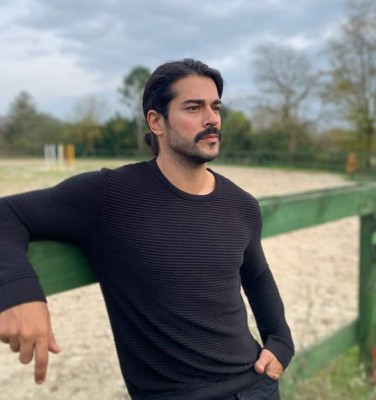 FOTOS: Burak Ozcivit, el actor considerado el hombre más guapo de Turquía