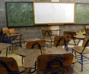 GB Aulas de clases vacias en colegios debido a que no ha terminado proceso de recuperaciÃ3n y algunos casos matricula 12 febrero 2008