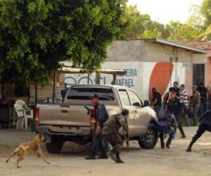Un grupo de pandilleros se encontraba en el caserío El Obraje cuando fueron descubiertos por agentes policiales.