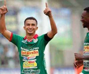 El jugador hondureño Mario Berríos se retira con la frente en alto del fútbol.