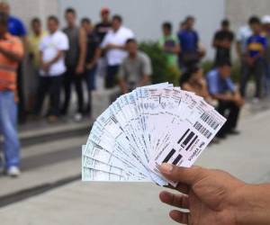 Los aficionados pueden llegar a las agencias bancarias que patrocinan a la Selección nacional para adquirir su boleto.