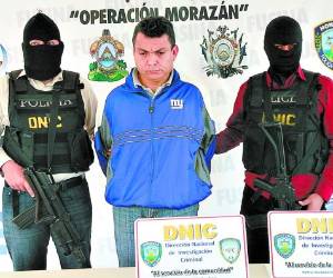 Con un fusil de uso policial fue capturado un exsoldado de las Fuerzas Armadas en la salida a Danlí, El Paraíso.