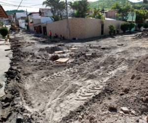 Los trabajos inician en el portón de ingreso por la sexta calle de la zona. Fotos: EL HERALDO