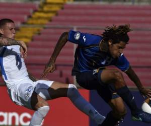 Henry Figueroa, defensa de Honduras, estuvo involucrado en el primer gol del partido, un autogol en favor de Nicaragua (Foto: AFP / El Heraldo Honduras / Deportes El Heraldo)