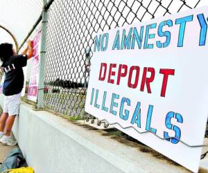 Los grupos antiinmigrantes han exigido la deportaciones de menores no acompañados.