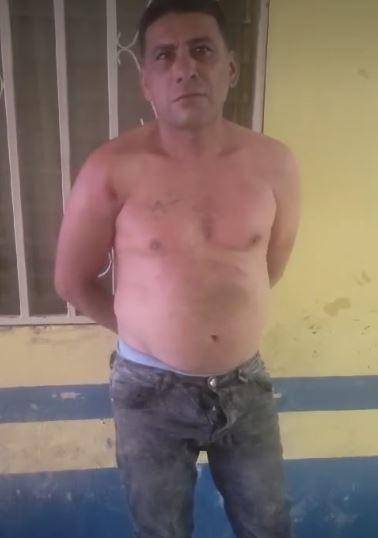 Momento en que el autor del crimen fue detenido por la Policía Nacional.